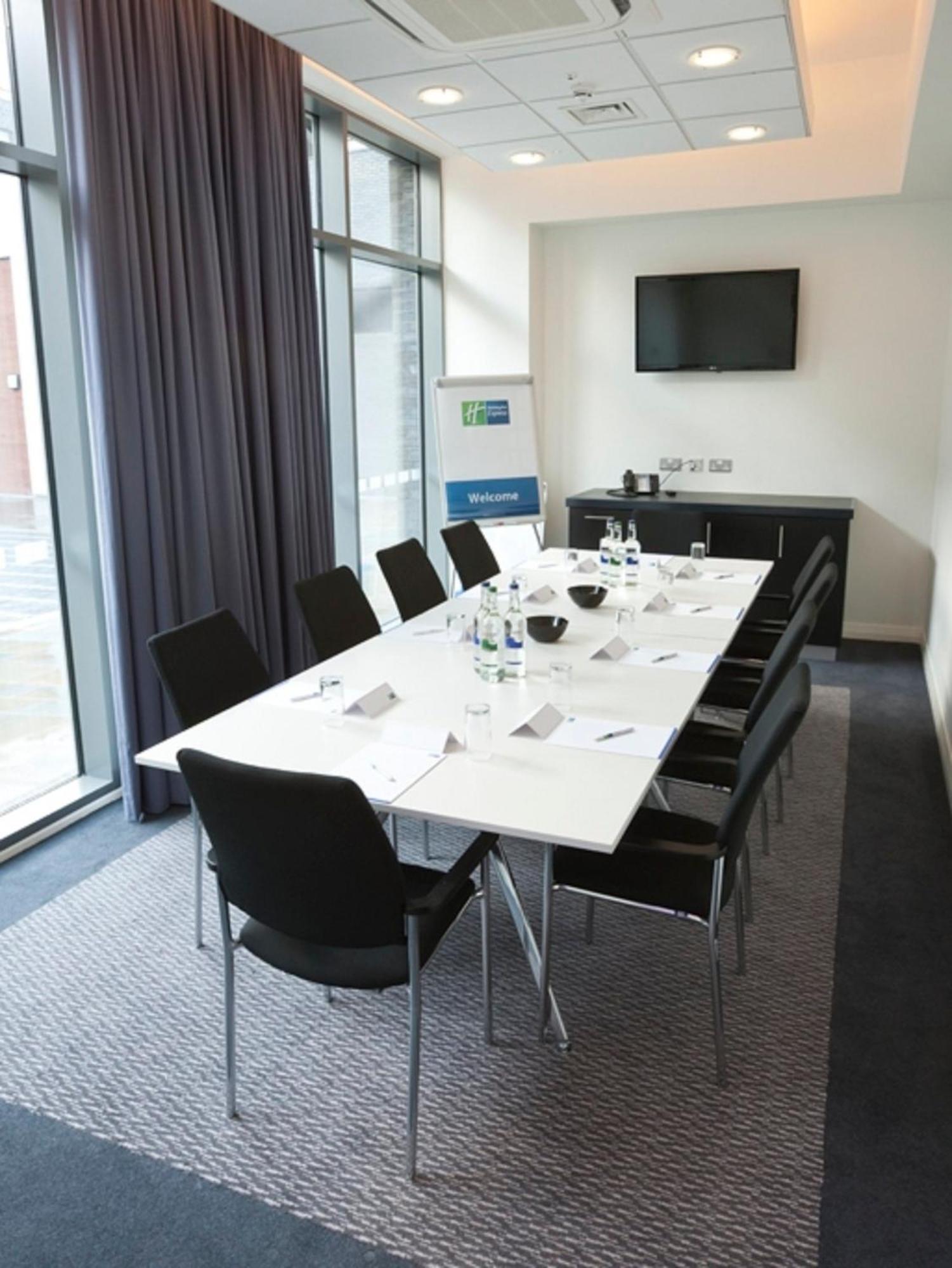 Express Centre Arena By Ihg Hotel Manchester